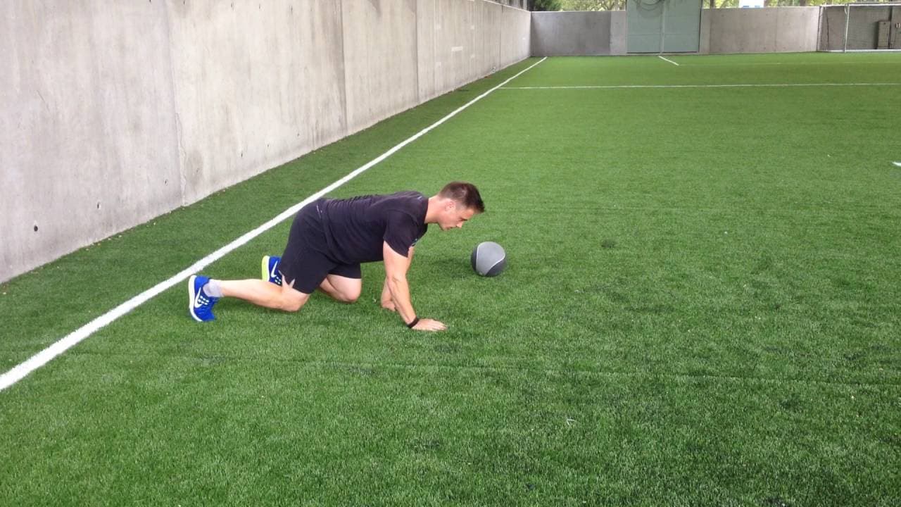 Le Bear Crawl : Un Exercice Complet pour Renforcer votre Corps