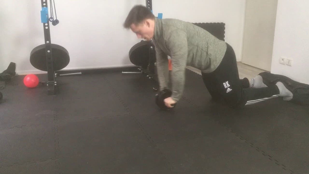 Maîtriser le Jumping Roll-Out pour un Gainage Optimal