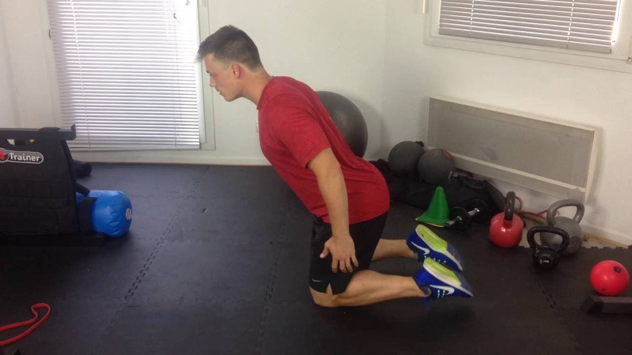 Améliorez Votre Gainage à Genoux avec Flexion de Hanche