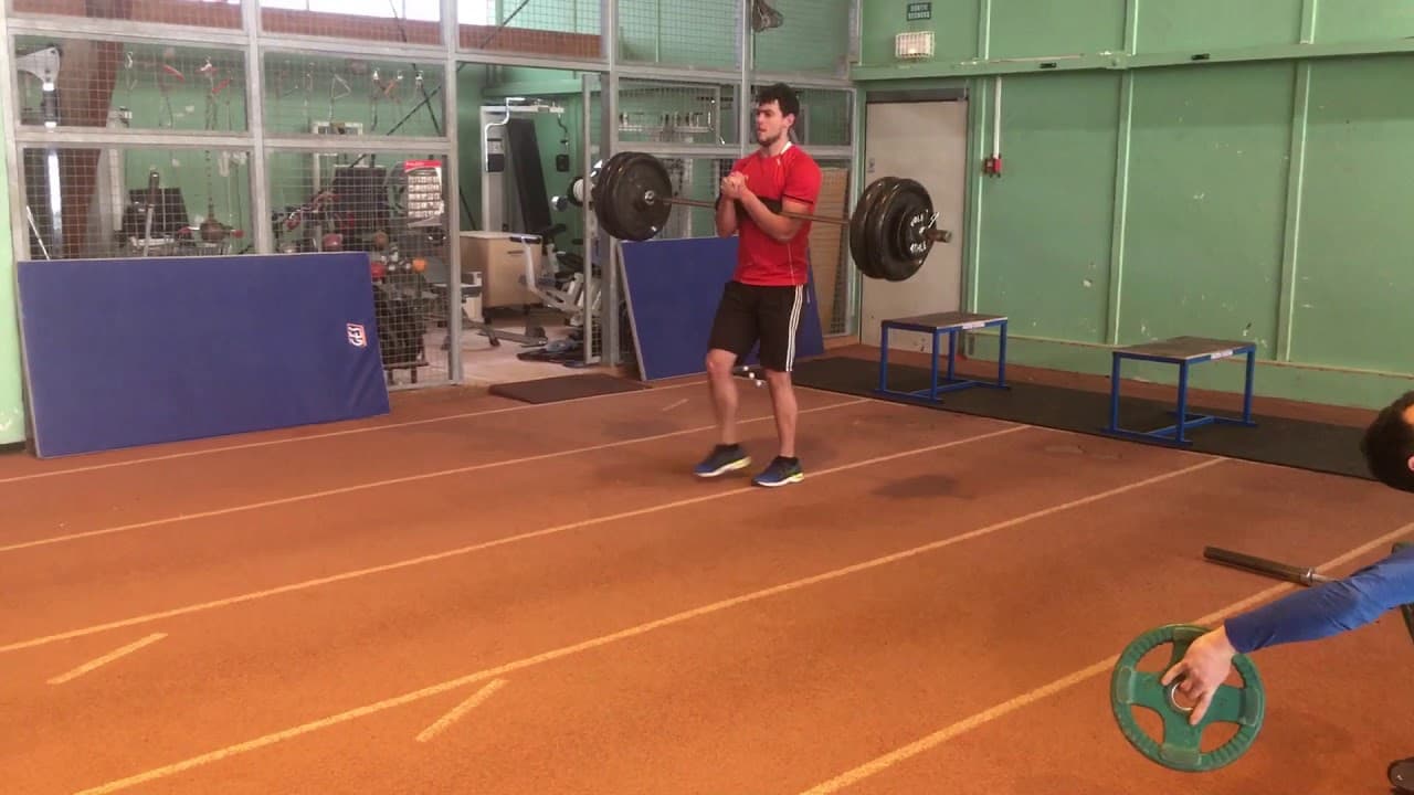 Améliorez votre gainage avec les fentes Zercher et le Bear Crawl