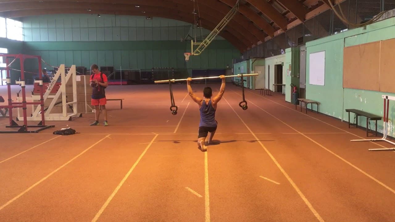 Améliorez votre gainage avec les fentes overhead